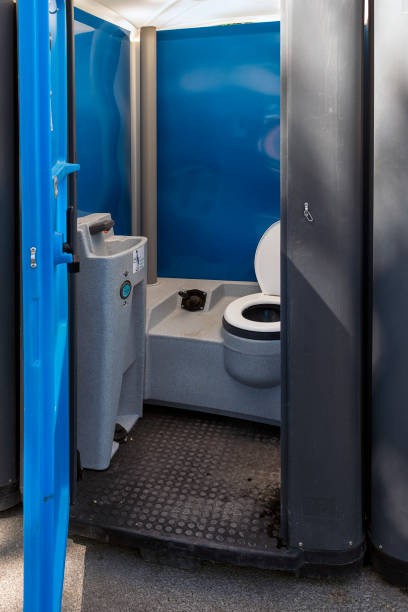 Best Best portable toilet rental  in Lowell, MI